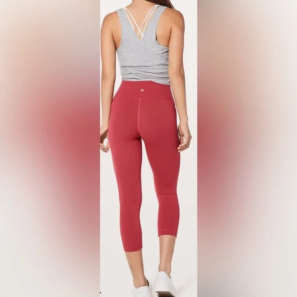 *sold* 🌟HP🎉 Lululemon Wunder Under Crop (Hi-Rise) 21" in Vintage Rose - Picture 3 of 8